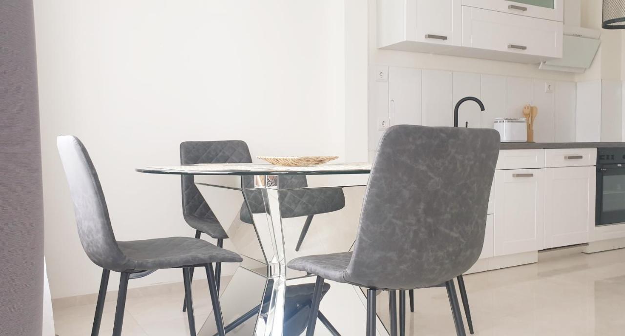 Moderne Zweizimmerwohnung Есен Екстериор снимка