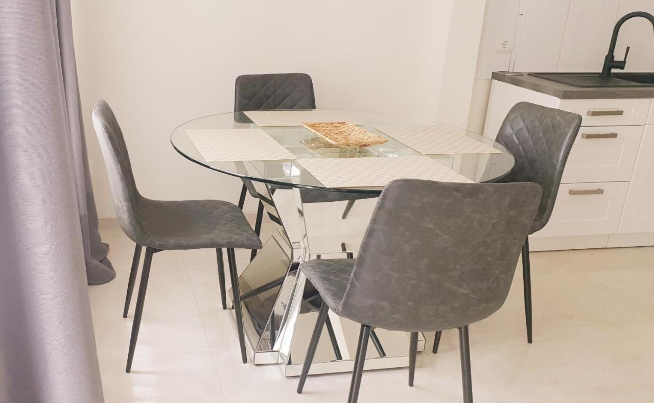 Moderne Zweizimmerwohnung Есен Екстериор снимка