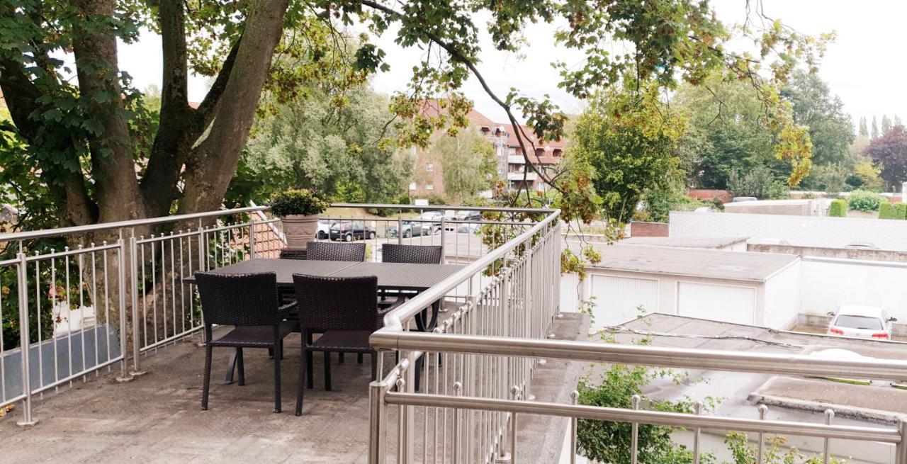 Moderne Zweizimmerwohnung Есен Екстериор снимка